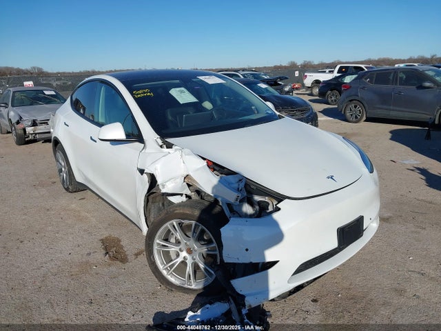 2021 TESLA MODEL Y 5YJYGDEEXMF071658 Photo 0