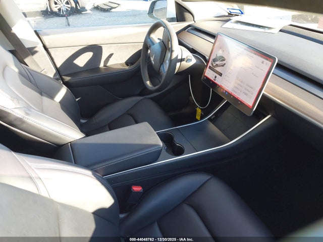 2021 TESLA MODEL Y 5YJYGDEEXMF071658 Photo 4