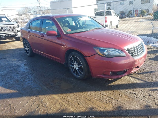 2014 Chrysler 200 Touring მანქანა იყიდება აუქციონზე, vin: 1C3CCBBG9EN117021, აუქციონის ნომერი: 44049071