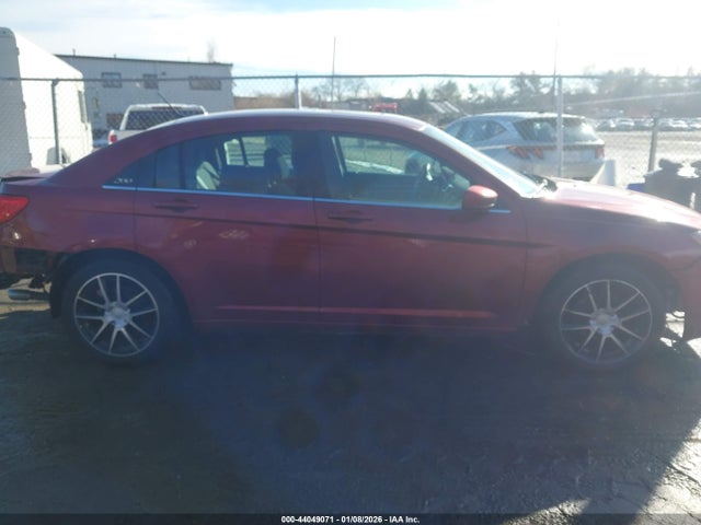 2014 Chrysler 200 Touring მანქანა იყიდება აუქციონზე, vin: 1C3CCBBG9EN117021, აუქციონის ნომერი: 44049071