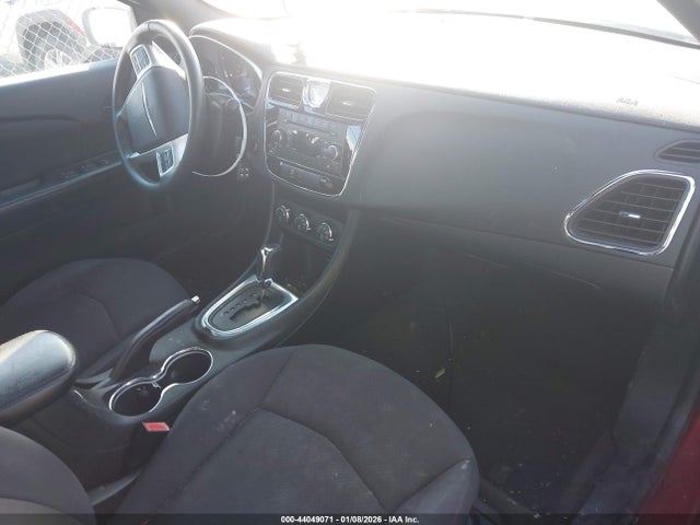 2014 Chrysler 200 Touring მანქანა იყიდება აუქციონზე, vin: 1C3CCBBG9EN117021, აუქციონის ნომერი: 44049071