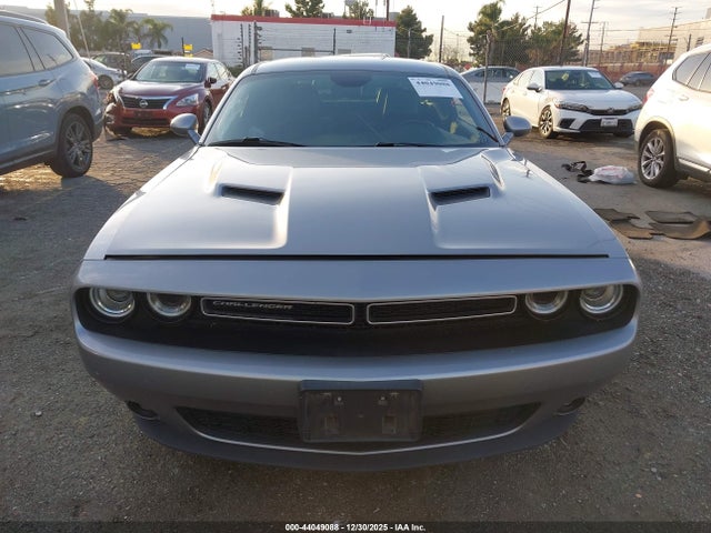 2C3CDZAG4JH202312 Dodge Challenger Sxt Plus
