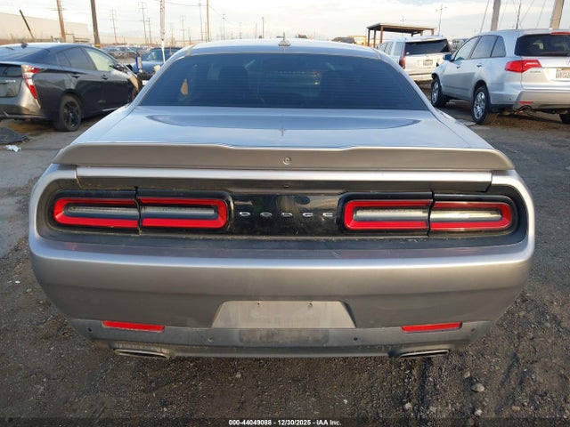 2C3CDZAG4JH202312 Dodge Challenger Sxt Plus