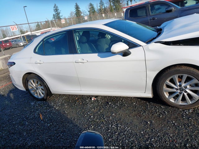 4T1C11AK7MU602517 Toyota CAMRY LE