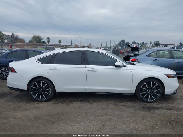 1HGCY2F83SA013807 Honda Accord Hybrid Touring