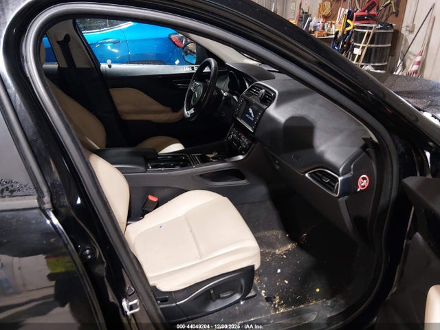 2018 JAGUAR F-PACE SADCJ2FX9JA270130 Photo 4