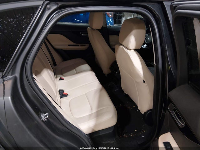 2018 JAGUAR F-PACE SADCJ2FX9JA270130 Photo 7