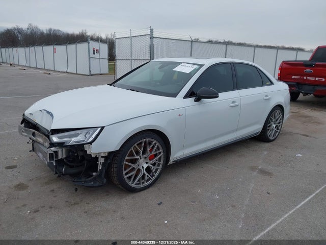 2018 AUDI A4 WAUENAF44JA075588 Photo 1