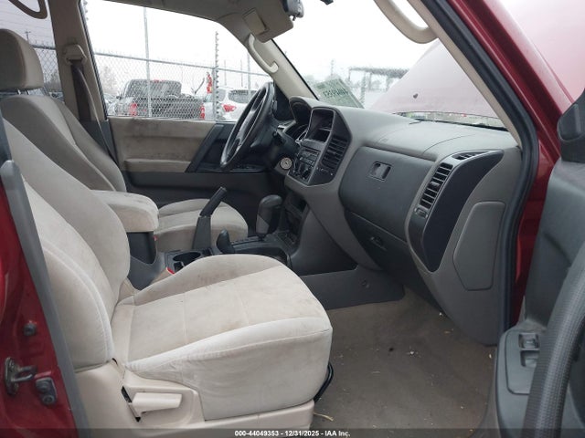 2001 MITSUBISHI MONTERO JA4MW31R01J034637 Photo 4