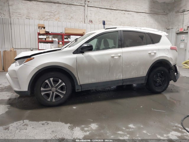 Toyota RAV4 LE 2016 2T3BFREV6GW465470 Image 14