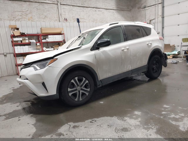 Toyota RAV4 LE 2016 2T3BFREV6GW465470 Image 2