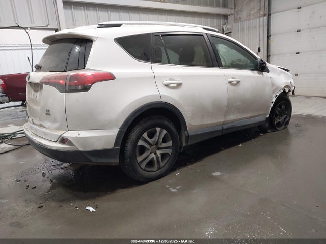 Toyota RAV4 LE 2016 2T3BFREV6GW465470 Image 4