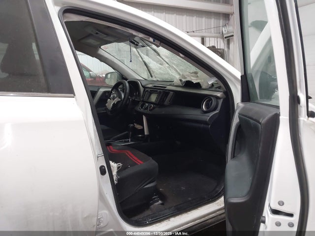 Toyota RAV4 LE 2016 2T3BFREV6GW465470 Image 5