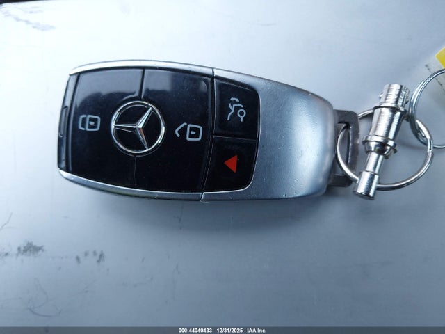 44049433 :رقم المزاد ، WDDZF4KB8HA043847 vin ، 2017 Mercedes-benz E 300 4matic مزاد بيع