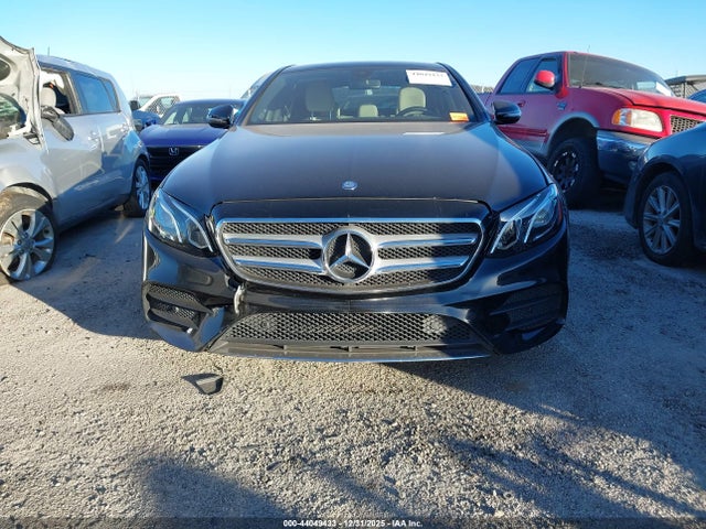 44049433 :رقم المزاد ، WDDZF4KB8HA043847 vin ، 2017 Mercedes-benz E 300 4matic مزاد بيع
