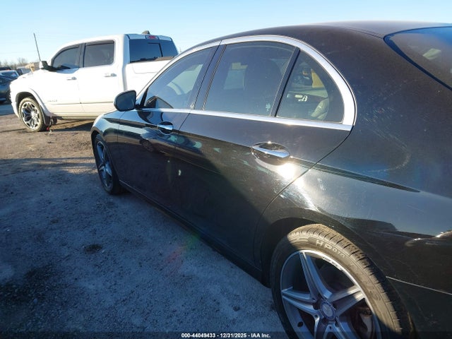 44049433 :رقم المزاد ، WDDZF4KB8HA043847 vin ، 2017 Mercedes-benz E 300 4matic مزاد بيع