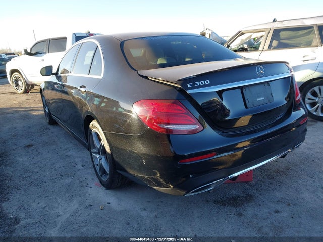 44049433 :رقم المزاد ، WDDZF4KB8HA043847 vin ، 2017 Mercedes-benz E 300 4matic مزاد بيع