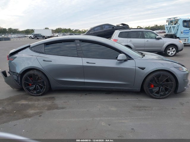 Tesla Model 3 Performance All-wheel Drive 2024 5YJ3E1ET1RF861600 Image 12