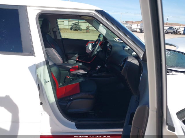 KNDJ53AF5L7061656 KIA Soul Gt-line Turbo