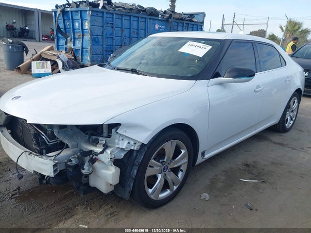 2011 SAAB 9-5 YS3GN4AR4B4000916 Photo 1