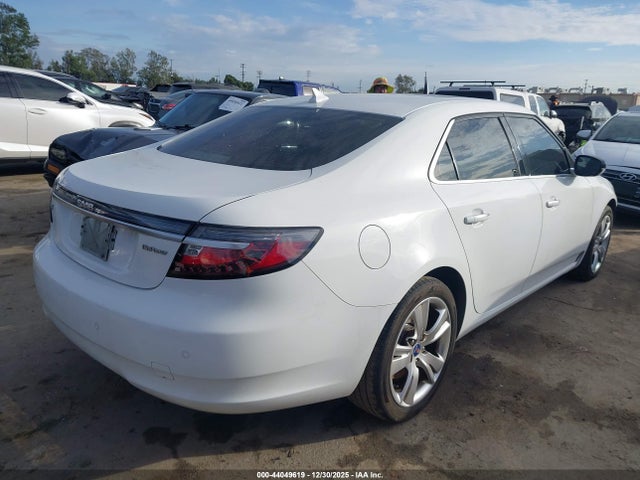 2011 SAAB 9-5 YS3GN4AR4B4000916 Photo 3