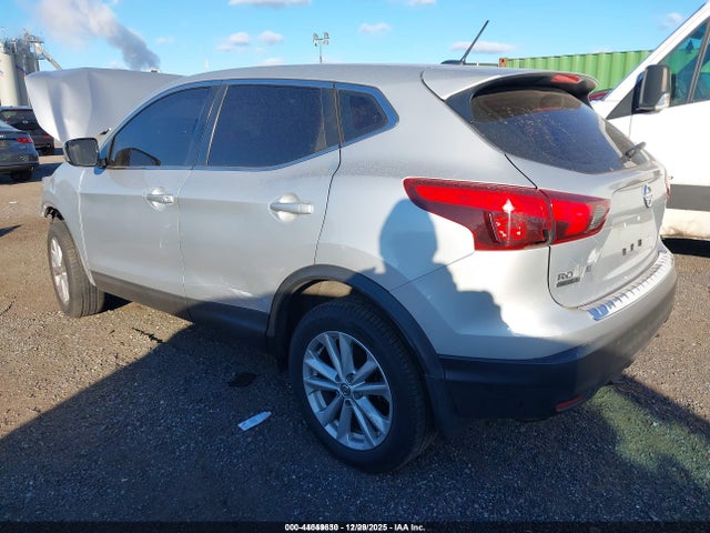 2018 NISSAN ROGUE SPORT JN1BJ1CR9JW251381 Photo 2