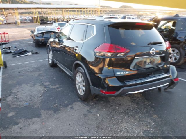 2017 NISSAN ROGUE JN8AT2MT9HW384076 Photo 2