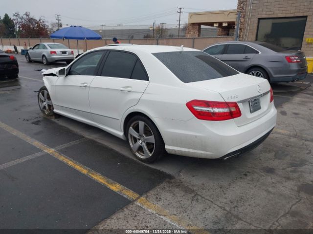 2011 MERCEDES-BENZ E 350 WDDHF5GB0BA273951 Photo 2