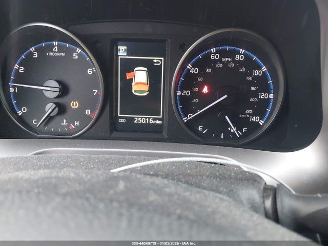 JTMRFREV7JJ251883 Toyota Rav4 Xle