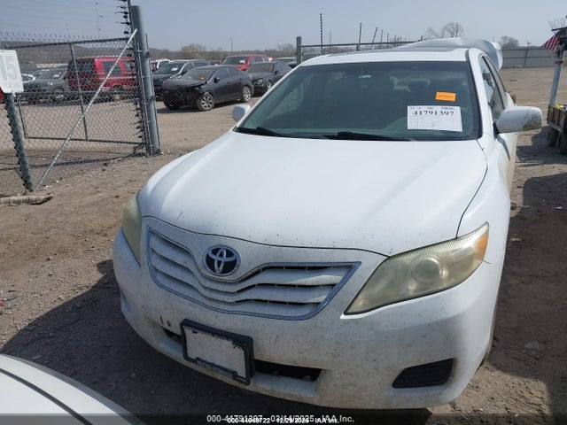 2011 Toyota Camry Le მანქანა იყიდება აუქციონზე, vin: 4T4BF3EK2BR110418, აუქციონის ნომერი: 44049722