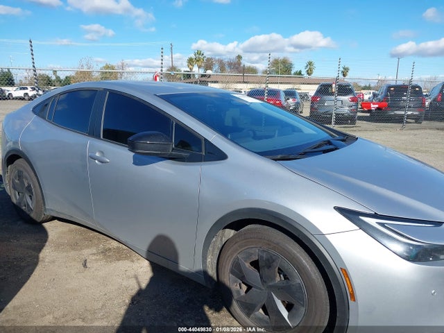 JTDACAAU5S3062501 Toyota Prius Le