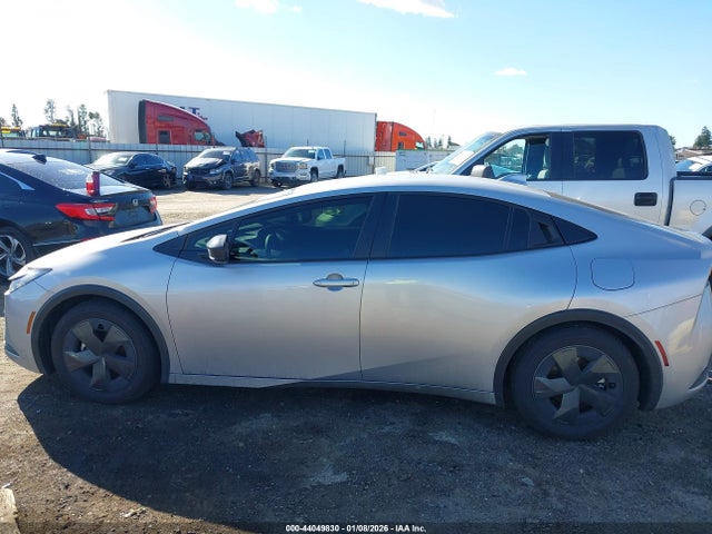 JTDACAAU5S3062501 Toyota Prius Le