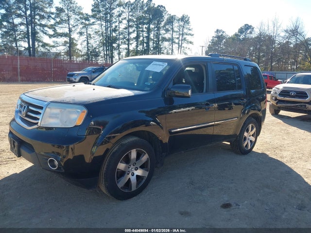 Honda Pilot Touring 2015 5FNYF4H97FB047936 Image 2