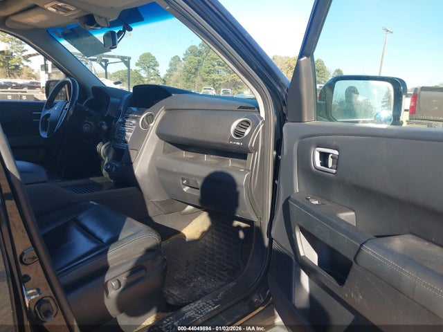 Honda Pilot Touring 2015 5FNYF4H97FB047936 Image 5
