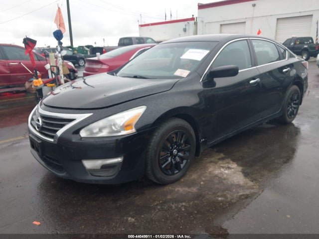 Nissan Altima 2.5 S 2015 1N4AL3AP1FC580056 Image 2