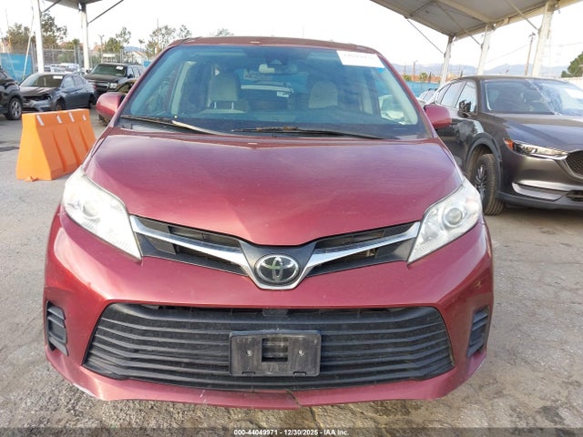 5TDKZ3DCXLS043752 Toyota SIENNA LE