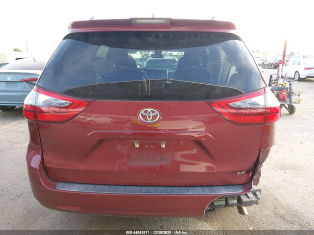 5TDKZ3DCXLS043752 Toyota SIENNA LE