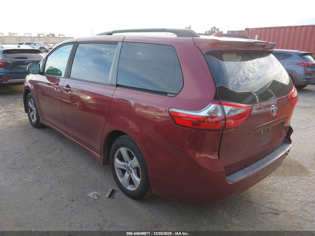 5TDKZ3DCXLS043752 Toyota SIENNA LE