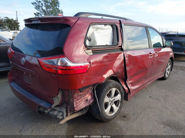 5TDKZ3DCXLS043752 Toyota SIENNA LE