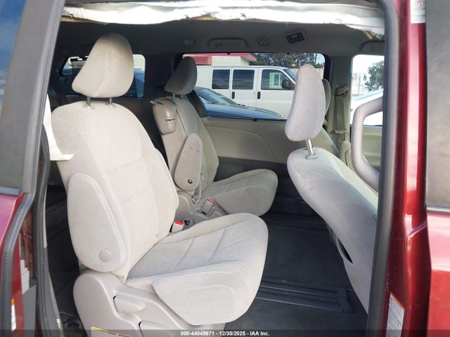 5TDKZ3DCXLS043752 Toyota SIENNA LE