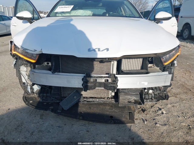 2022 Kia K5 Lxs მანქანა იყიდება აუქციონზე, vin: 5XXG14J20NG095460, აუქციონის ნომერი: 44050012
