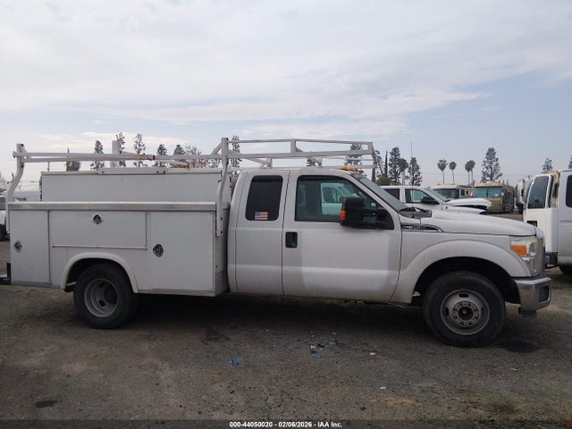 Ford F-350 Chassis Xlt 2016 1FD8X3G66GED40451 Image 16