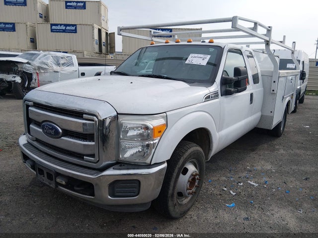 Ford F-350 Chassis Xlt 2016 1FD8X3G66GED40451 Image 2