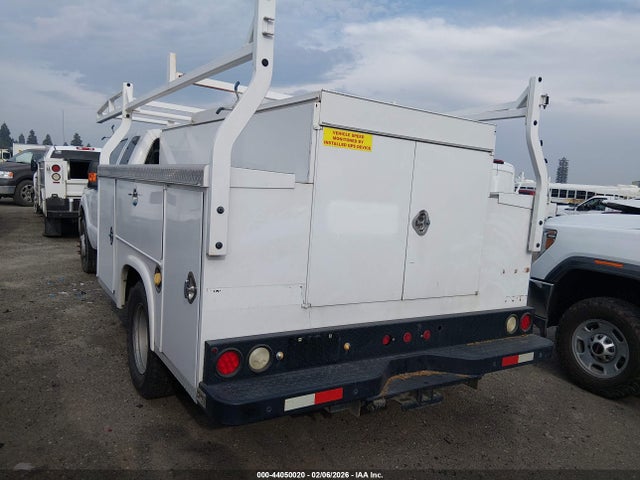 Ford F-350 Chassis Xlt 2016 1FD8X3G66GED40451 Image 3