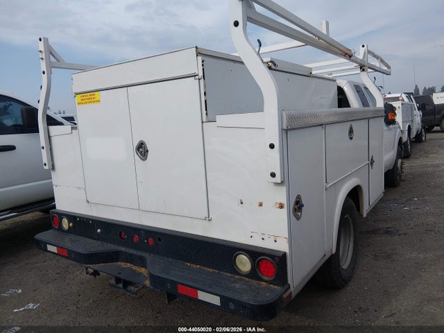 Ford F-350 Chassis Xlt 2016 1FD8X3G66GED40451 Image 4