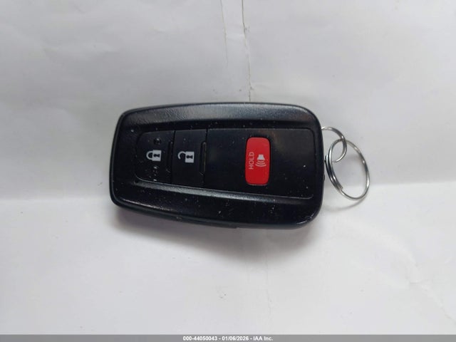 2021 Toyota Rav4 Xle მანქანა იყიდება აუქციონზე, vin: 2T3P1RFVXMC147075, აუქციონის ნომერი: 44050043