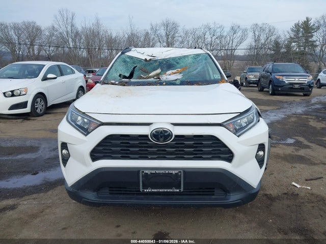 2021 Toyota Rav4 Xle მანქანა იყიდება აუქციონზე, vin: 2T3P1RFVXMC147075, აუქციონის ნომერი: 44050043