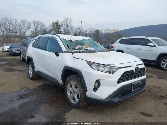 2021 Toyota Rav4 Xle მანქანა იყიდება აუქციონზე, vin: 2T3P1RFVXMC147075, აუქციონის ნომერი: 44050043