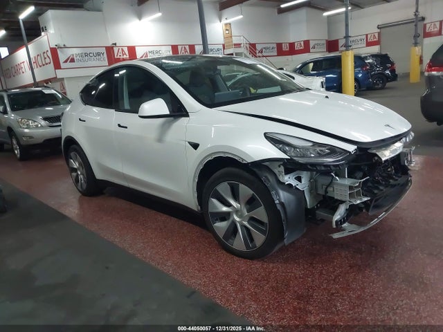 2023 TESLA MODEL Y 7SAYGDEE4PA124021 Photo 0