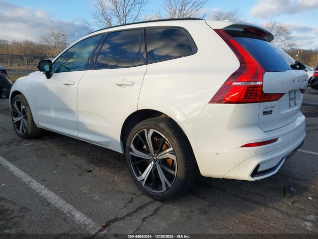 2022 VOLVO XC60 YV4062RM6N1905972 Photo 2